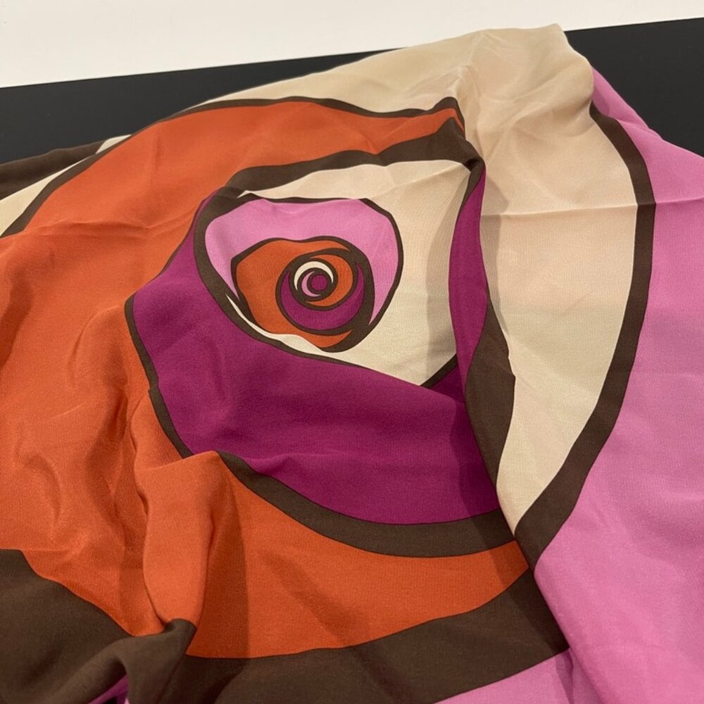 Gucci Abstract Design Silk Scarf (C64523)